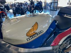 1987 Honda VFR750R (RC30) VFR White