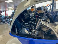 1987 Honda VFR750R (RC30) VFR White