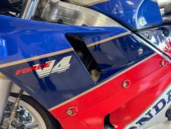 1987 Honda VFR750R (RC30) VFR White