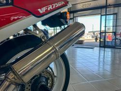 1987 Honda VFR750R (RC30) VFR White