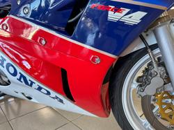 1987 Honda VFR750R (RC30) VFR White