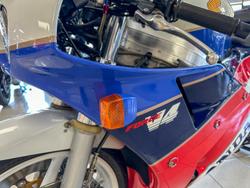 1987 Honda VFR750R (RC30) VFR White
