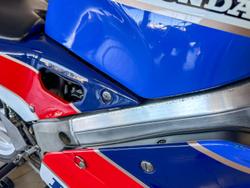 1987 Honda VFR750R (RC30) VFR White