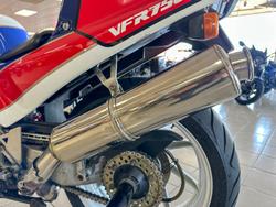 1987 Honda VFR750R (RC30) VFR White