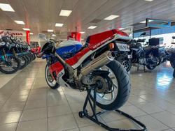 1987 Honda VFR750R (RC30) VFR White