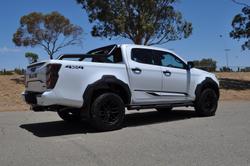 2025 Isuzu D-MAX BLADE