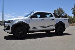 2025 Isuzu D-MAX BLADE