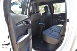 2025 Isuzu D-MAX BLADE