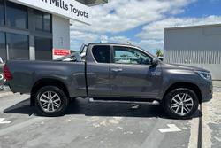 2020 Toyota Hilux SR5