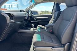 2020 Toyota Hilux SR5