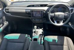 2020 Toyota Hilux SR5