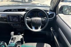 2020 Toyota Hilux SR5