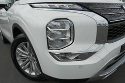 2024 Mitsubishi Outlander LS