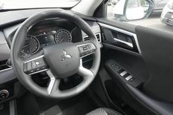 2024 Mitsubishi Outlander LS