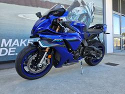 2025 Yamaha YZF-R1 Blue