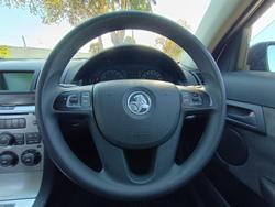 2010 Holden Commodore Omega VE MY10 Heron White