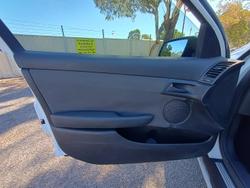 2010 Holden Commodore Omega VE MY10 Heron White