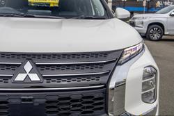 2024 Mitsubishi Outlander ES