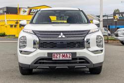 2024 Mitsubishi Outlander ES