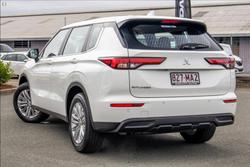 2024 Mitsubishi Outlander ES