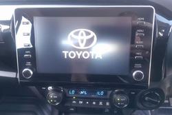 2024 Toyota Hilux SR