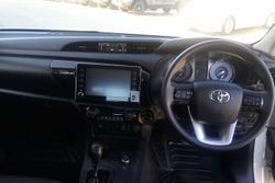 2024 Toyota Hilux SR