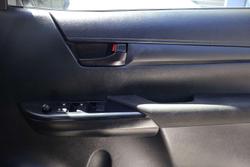 2022 Toyota Hilux SR