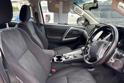 2022 Mitsubishi Pajero Sport GLX