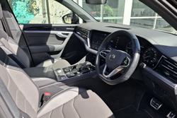 2022 Volkswagen Touareg 210TDI R-Line