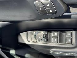 2025 Ford Everest Platinum