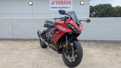 2025 Triumph DAYTONA 660 Red