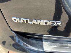 2013 Mitsubishi Outlander ES