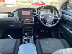 2013 Mitsubishi Outlander ES