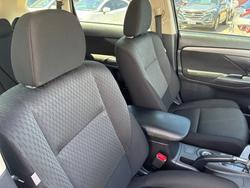 2013 Mitsubishi Outlander ES