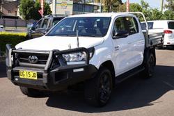 2022 Toyota Hilux SR