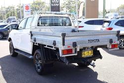 2022 Toyota Hilux SR