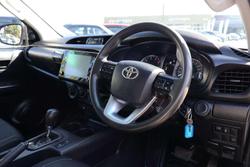 2022 Toyota Hilux SR