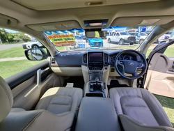 2019 Toyota Landcruiser Sahara VDJ200R 4X4 Dual Range Eclipse Black