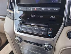 2019 Toyota Landcruiser Sahara VDJ200R 4X4 Dual Range Eclipse Black