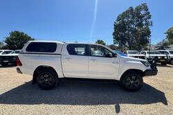 2023 Toyota Hilux SR