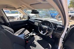 2023 Toyota Hilux SR