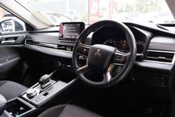 2024 Mitsubishi Outlander ES