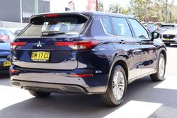 2024 Mitsubishi Outlander ES