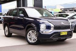 2024 Mitsubishi Outlander ES