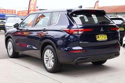 2024 Mitsubishi Outlander ES