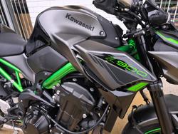 2023 Kawasaki Z900 (ZR900) Black