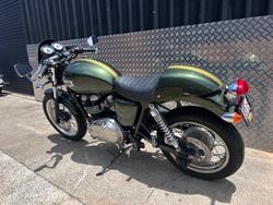 2012 Triumph THRUXTON 900 GREEN