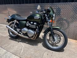 2012 Triumph THRUXTON 900 GREEN