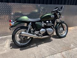 2012 Triumph THRUXTON 900 GREEN