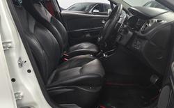 2016 Renault Clio R.S. 220 Trophy IV B98 Frost White